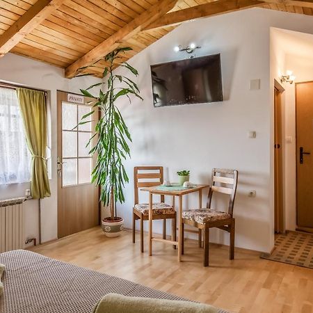 Soba Agata Hotel Slunj Bagian luar foto