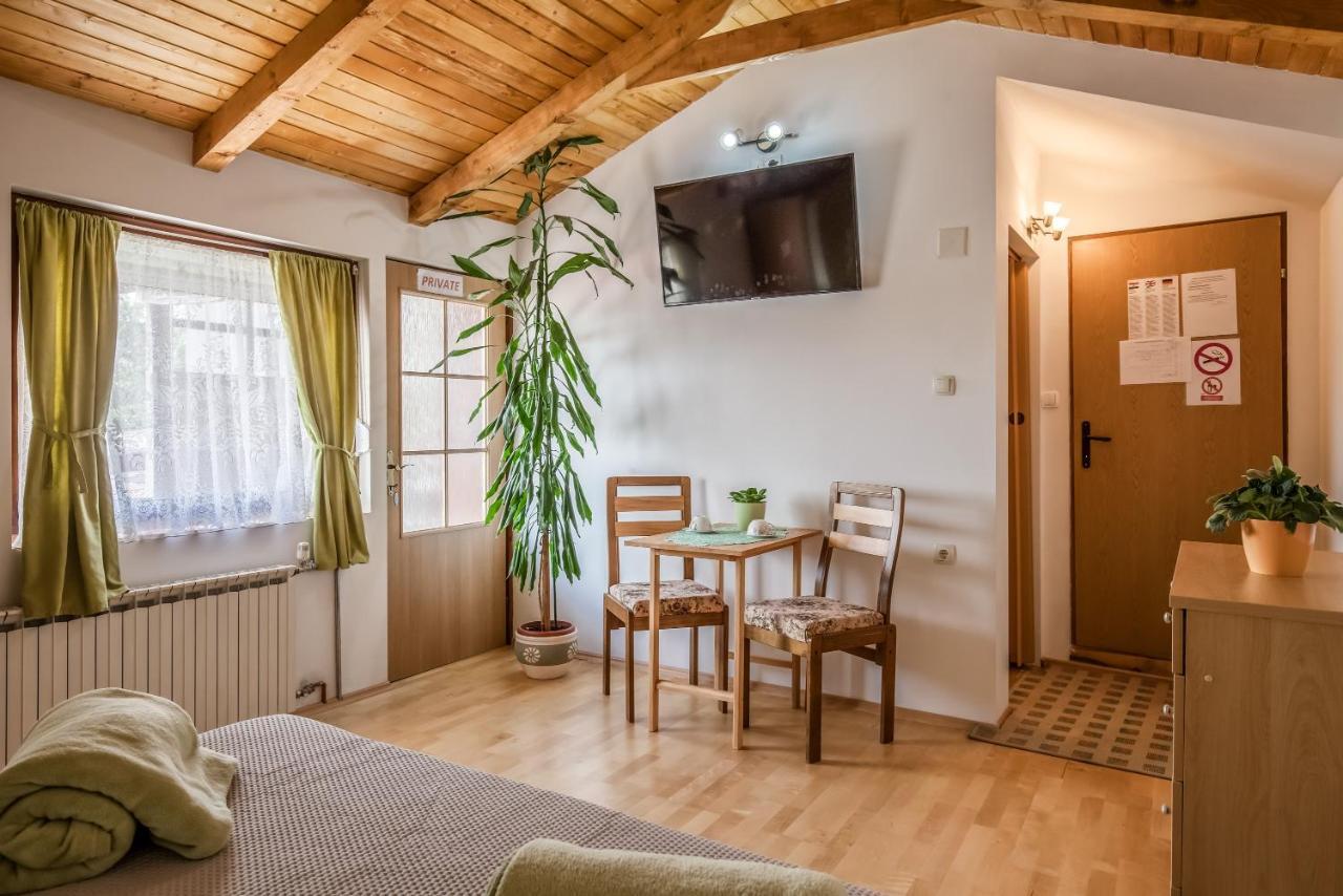 Soba Agata Hotel Slunj Bagian luar foto